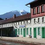 Na Hranici *