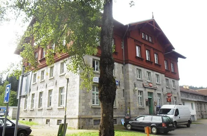 Na Hranici *